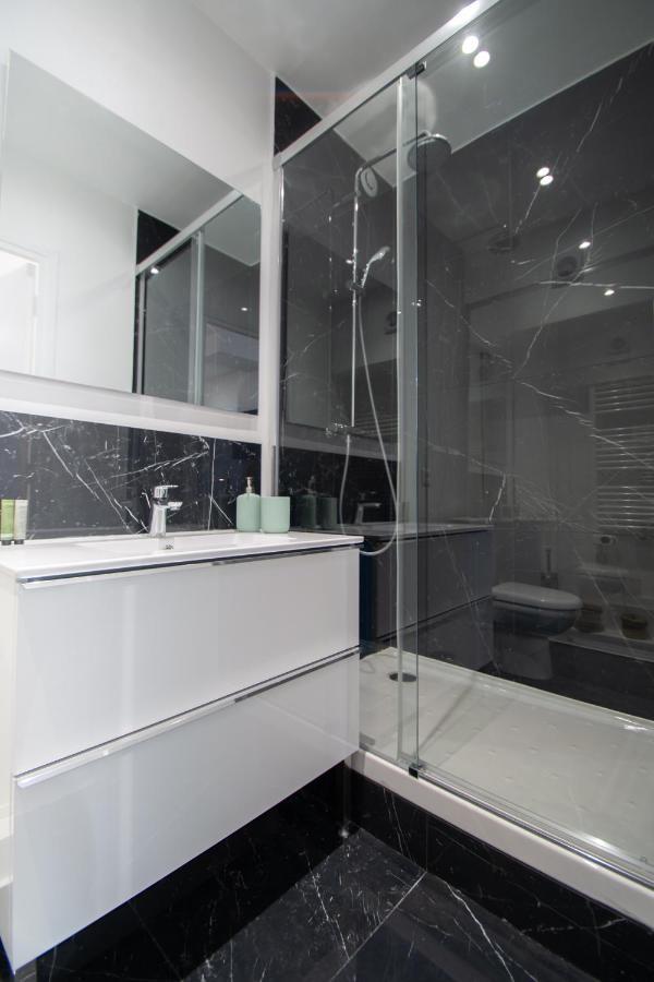 Luxury Flat- Eiffel Tower Aparthotel Parigi Esterno foto