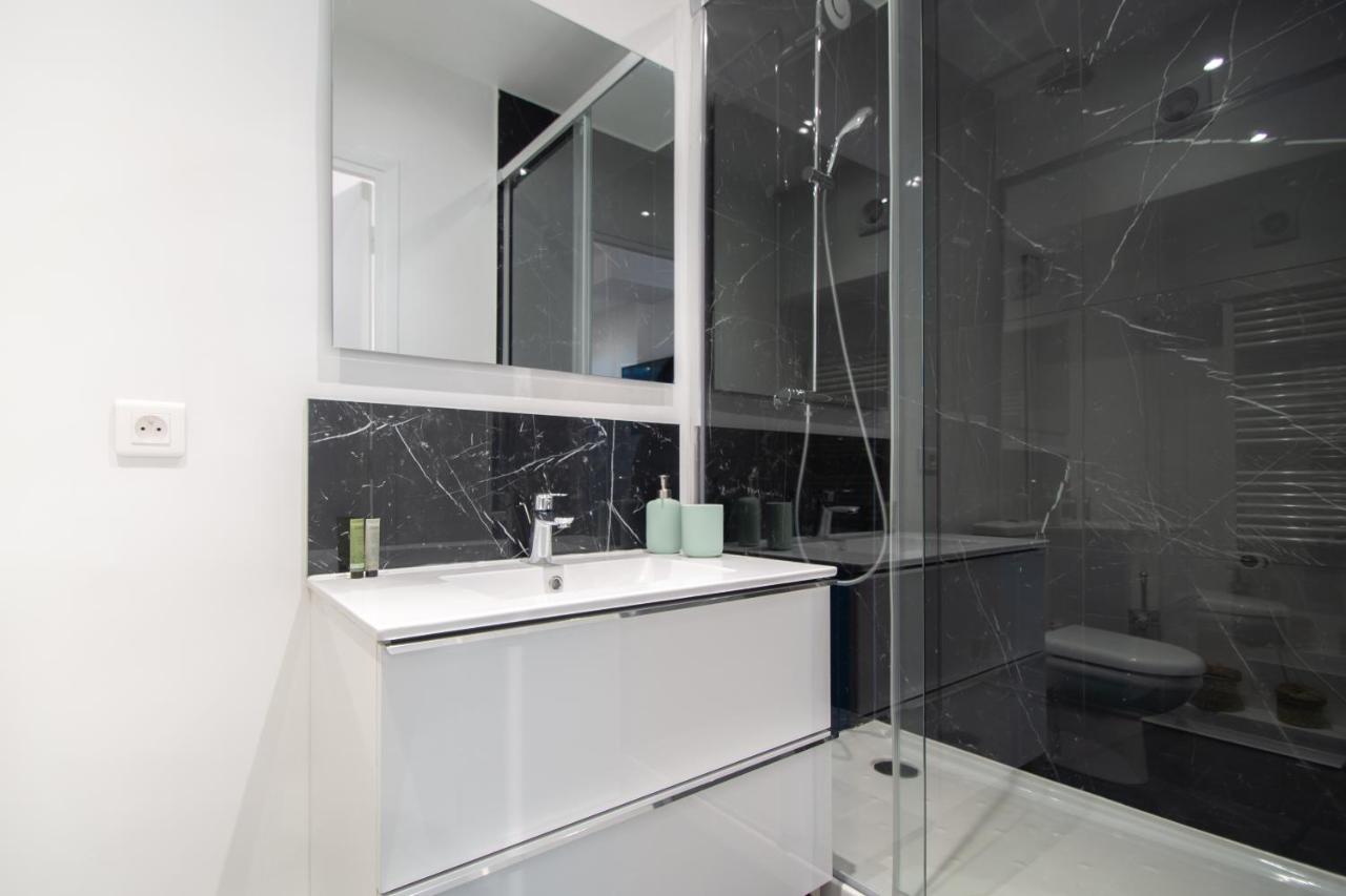 Luxury Flat- Eiffel Tower Aparthotel Parigi Esterno foto